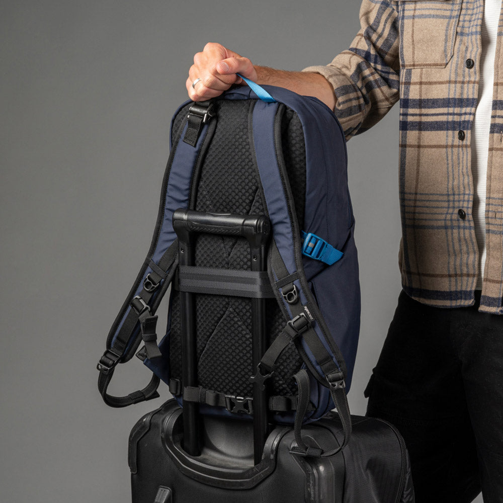 Pacsafe V Active 24L 城市探險防盜後背包 海洋藍 60301658