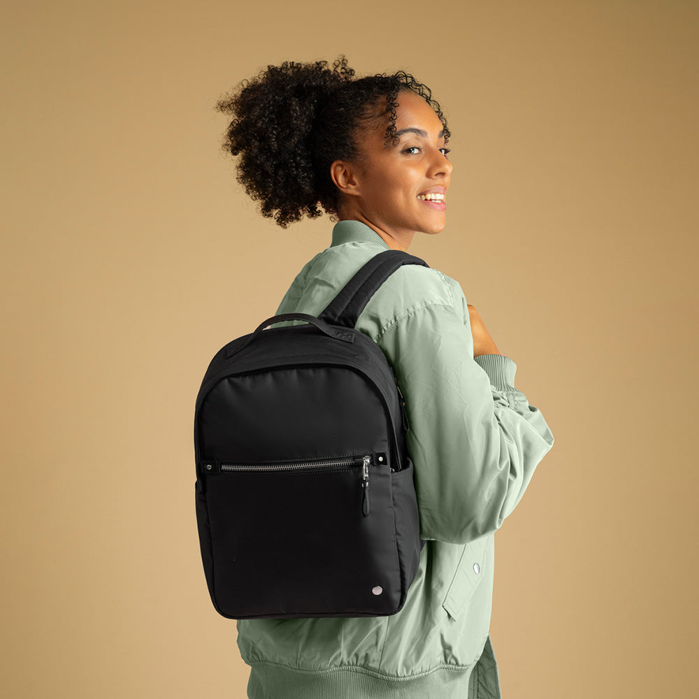 Pacsafe|W 防盜後背包 10L 黑 20463100