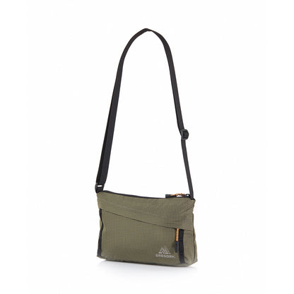 Gregory 2.5L CROSSBODY AL 輕量肩背包 卡其綠 GG138248