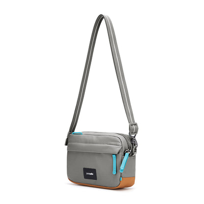 Pacsafe Go 隨行防盜斜背方包 2.5L 淺灰 35105146