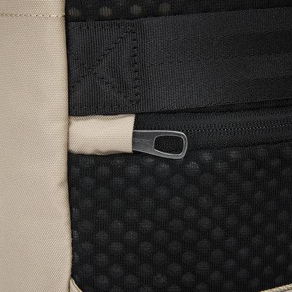 Pacsafe V City 20L 防盜旅行後背包 卡其 61150237