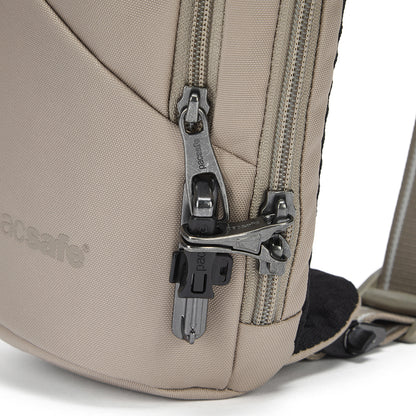 Pacsafe V Action 防盜探險側背胸包 2.5L 卡其 60161237