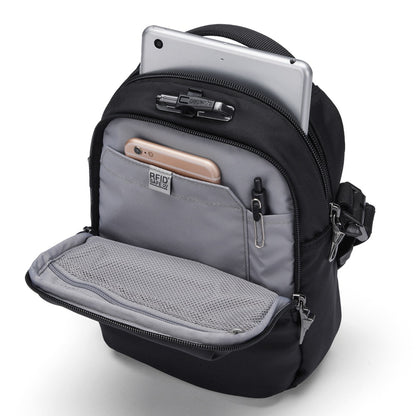 Pacsafe® V 防盜多功能斜背包 5L 黑 61105130