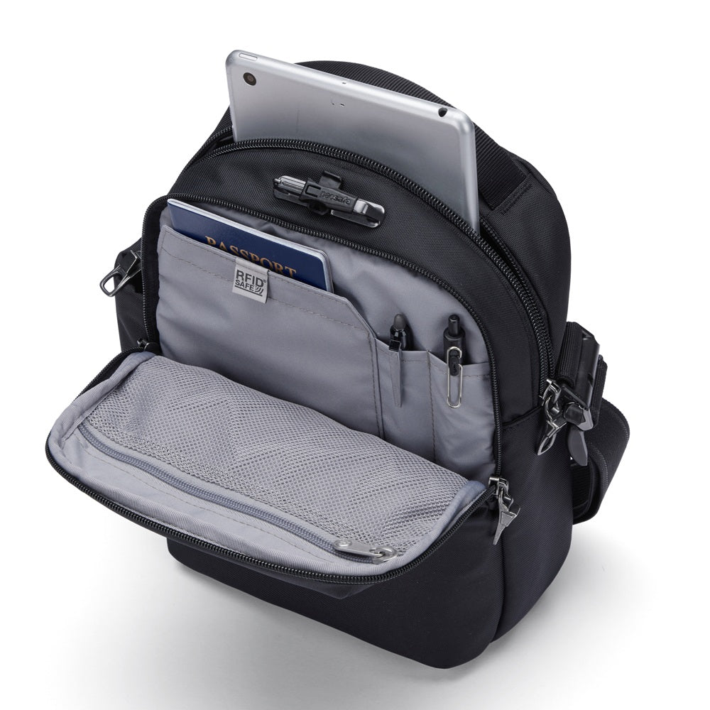 Pacsafe® V 防盜旅行斜背包 7L 黑 61110130
