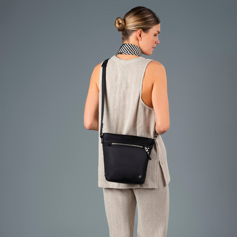 Pacsafe® W Anti-Theft Crossbody 防盜側背托特包 黑 20462100