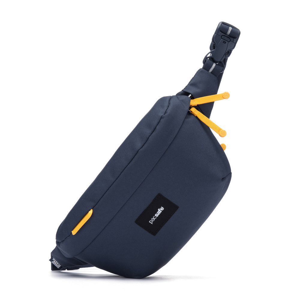 Pacsafe Go 隨行防盜斜背胸包 2.5L 海岸藍 35100660