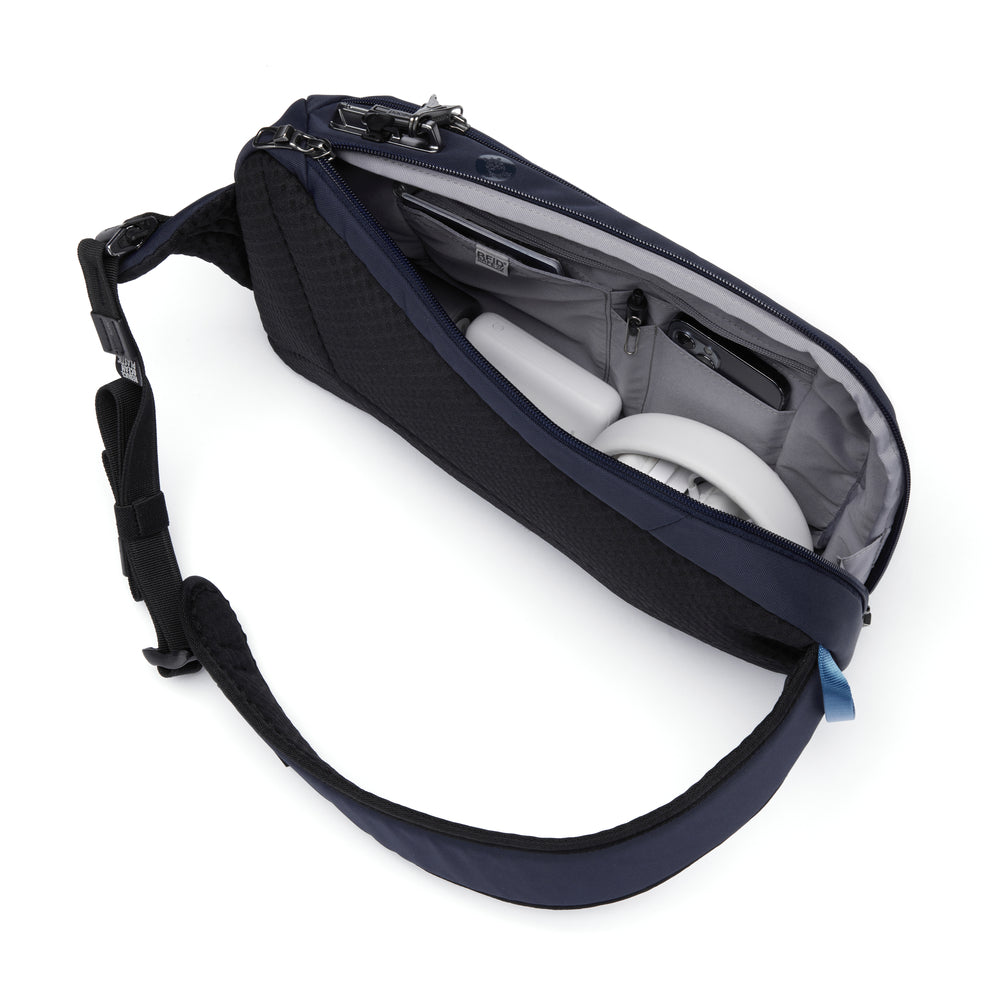 Pacsafe V Tech 防盜斜背包 胸背包 10L 海洋藍 60221658